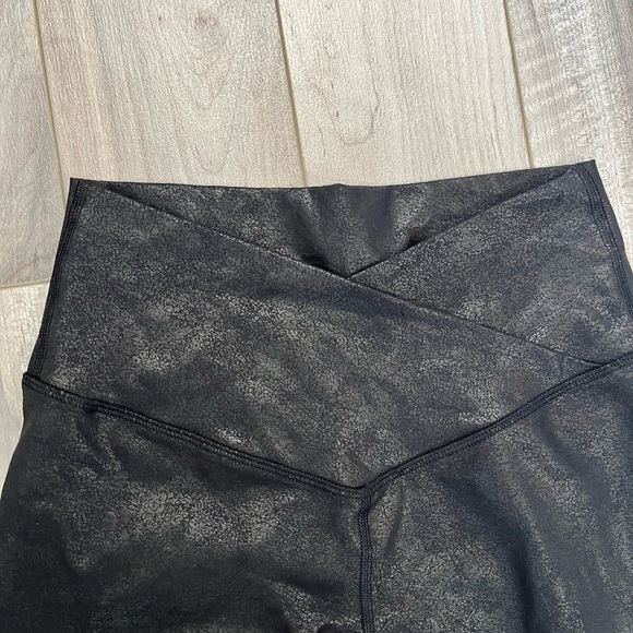 Offline By Aerie Crossover Waist Crackle Leggings - Picture 3 of 4